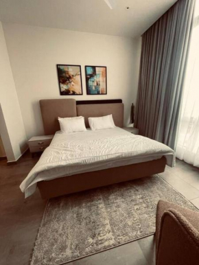 Luxurious 2-Bedroom Apartment with Margalla View - Skypark One, Gulberg Greens